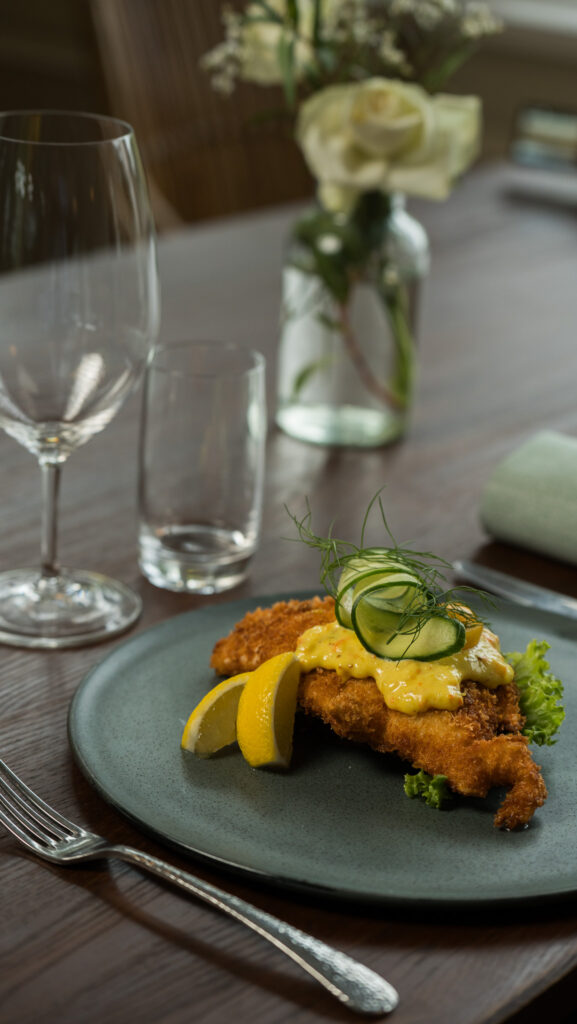 Sprød schnitzel med citron – Restaurant GRO, Varde